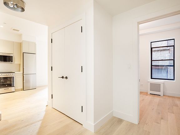 4th image of 230 W 97th St #6F