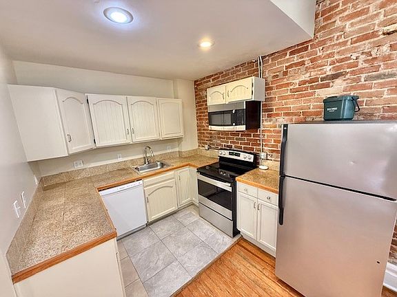 5th image of 1808 Gaylord St APT 202