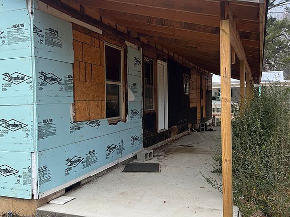 2nd image of 204 Deaton St