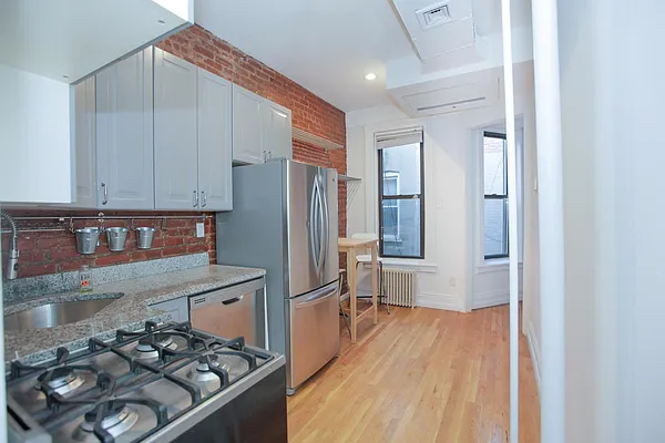Rented by Voro NYC | media 17