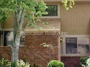 5 Country Place Ct, Alpharetta, GA 30005