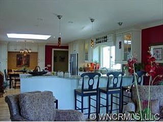 4th image of 210 Arbor Ln