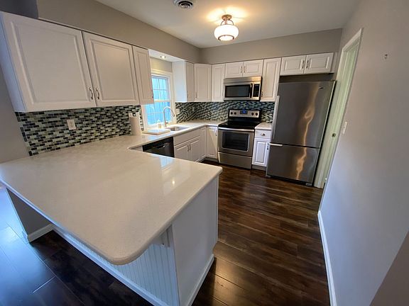 4th image of 447 Delancey Ct