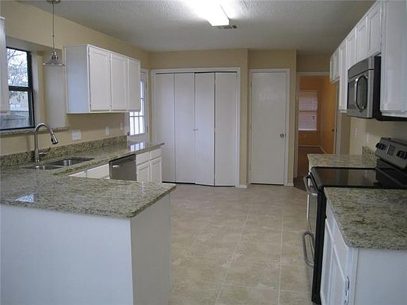 2nd image of 6107 Ivy Glen Dr