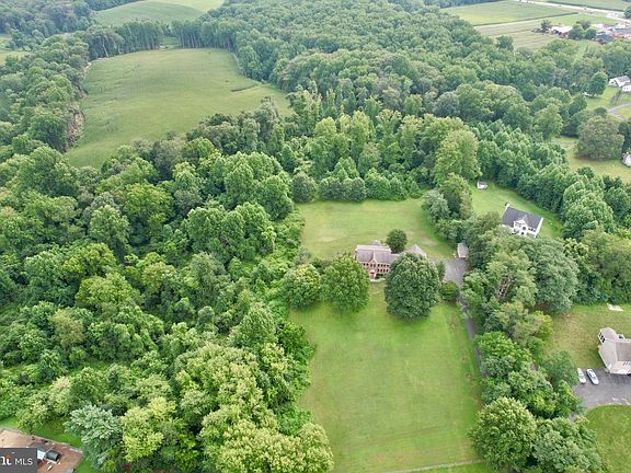 4th image of 2229 Ady Rd