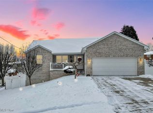 1343 Courtland Rd, Weirton, WV 26062