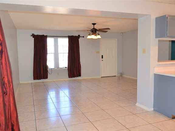 5th image of 1221 Eisenhower Dr