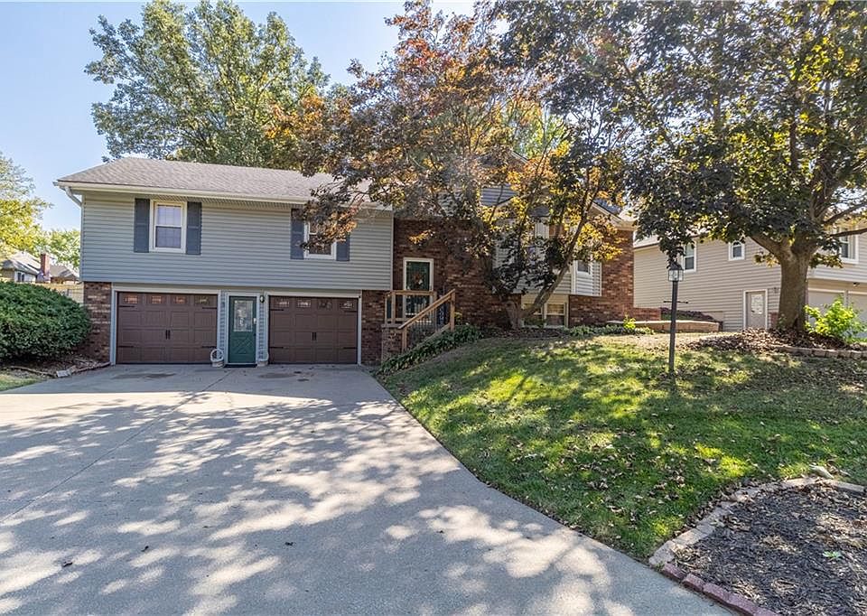 1st image of 4922 Woodfield Dr