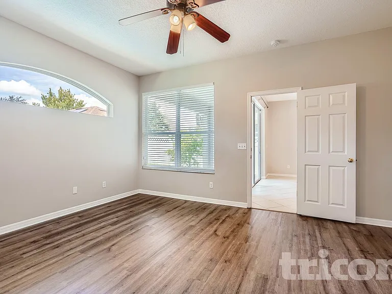 5555 Burlwood Dr — Photo 11