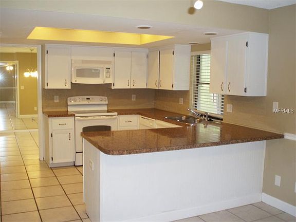 4th image of 370 Palmdale Dr