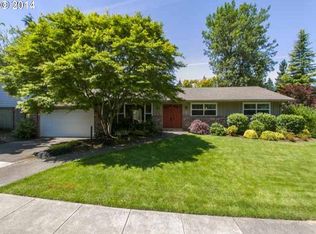 1440 Cherry Crest Ave, Lake Oswego, OR 97034