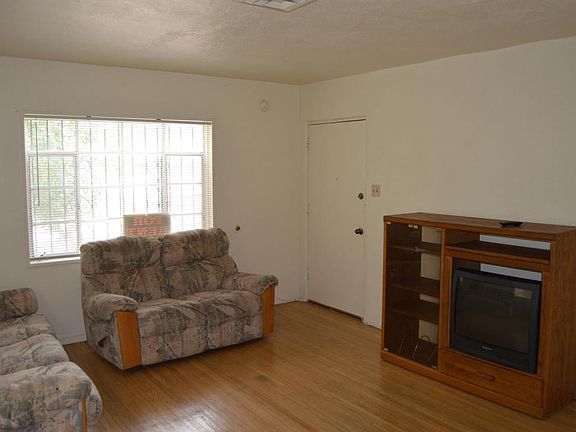 4th image of 1100 Buena Vista Dr SE