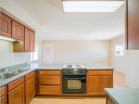 4th image of 14008 N 35th Dr