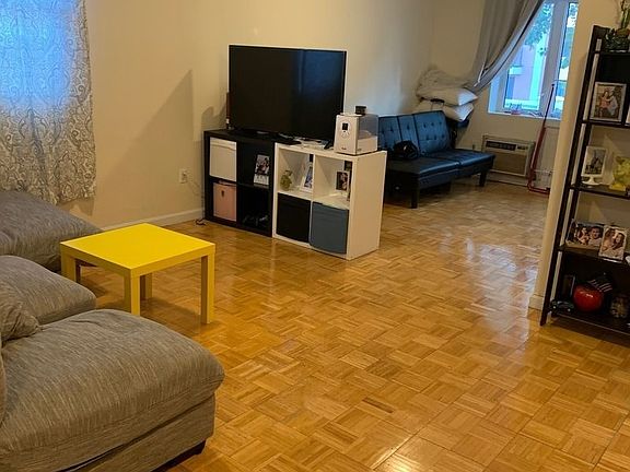 3rd image of 2583 Ocean Ave #2F