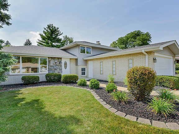 2nd image of 15148 Larkspur Ln