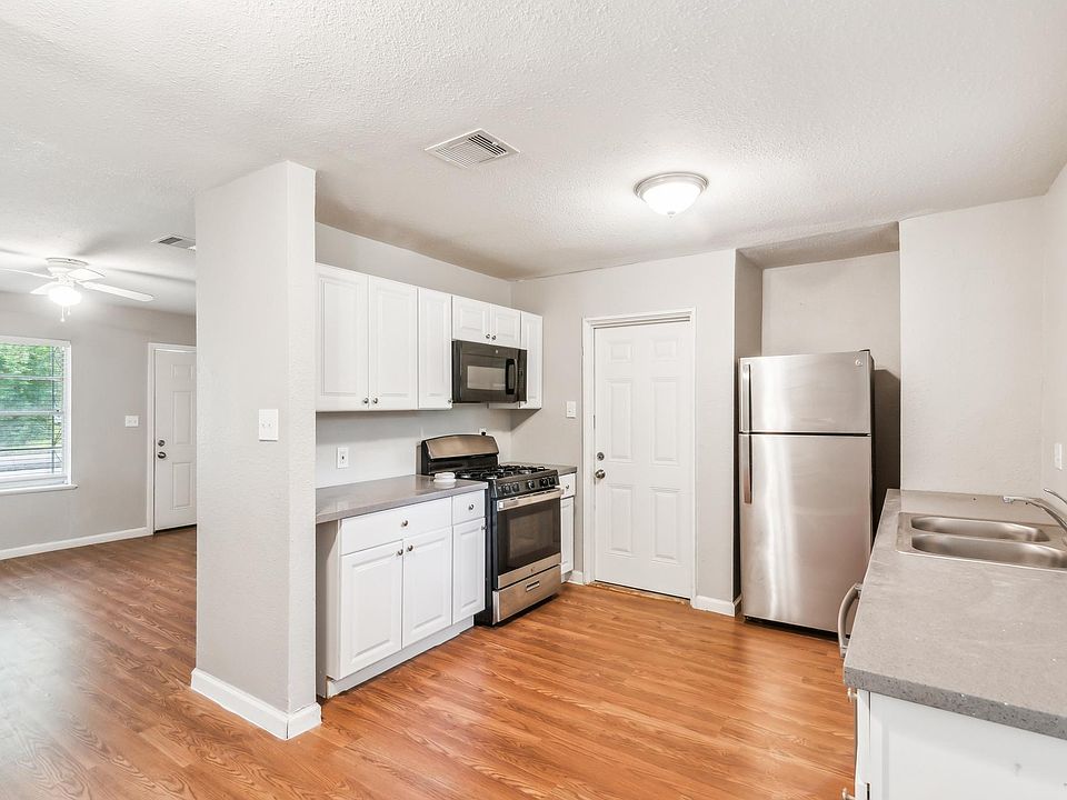 1st image of 5423 Willow Glen Dr