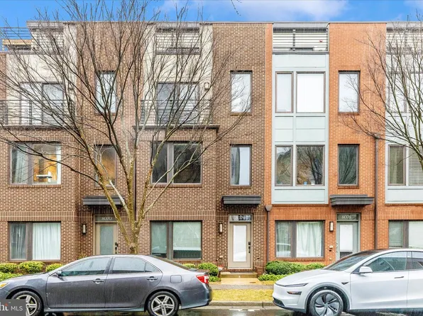 8074 Flatbush St, Rockville, MD 20855