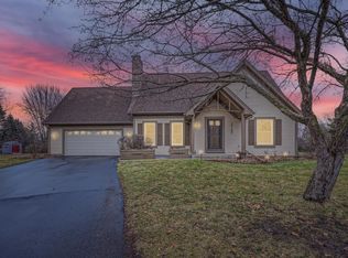 18188 Ullmann Cir, Eden Prairie, MN 55346