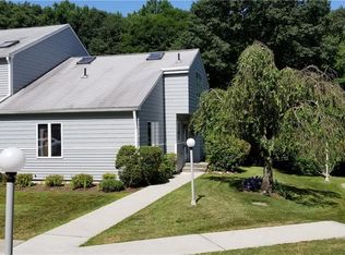 29 Maple Hill Dr, Mahopac, NY 10541