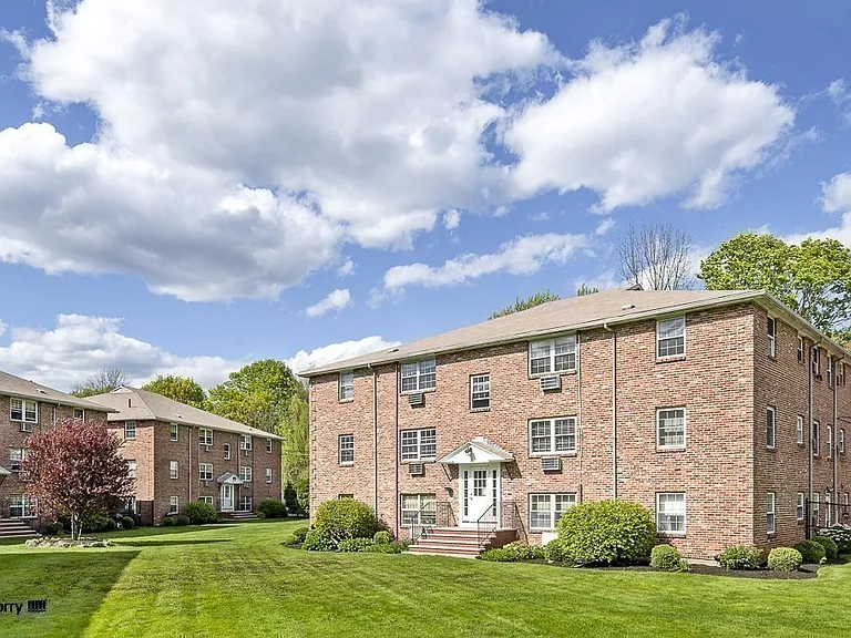 12 Colonial Village Dr #1 — Photo 8