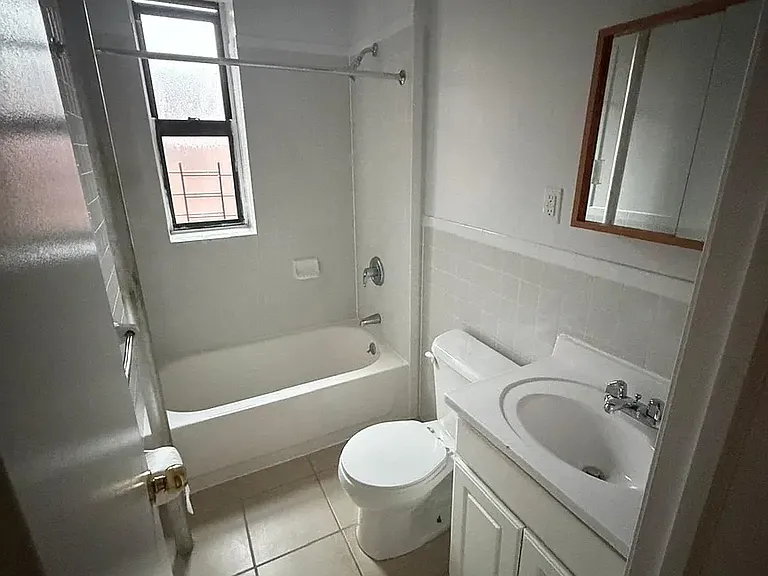 48 Sickles St #5M — Photo 2