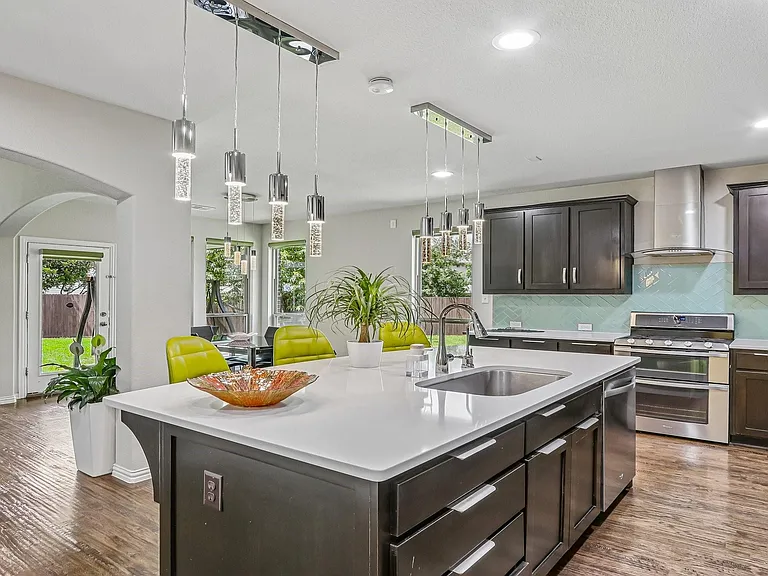 1828 Houghton Dr — Photo 12