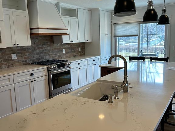 5th image of 1001 Fremont Pl