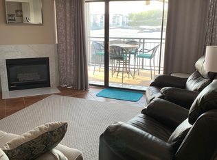 90 Falls Point Dr UNIT D-201, Lake Ozark, MO 65049