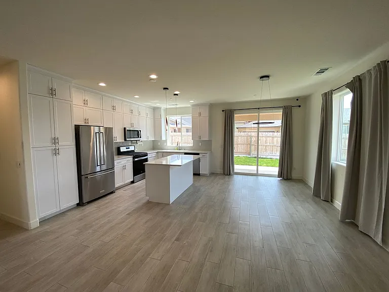 3731 W Nellis Ave — Photo 3