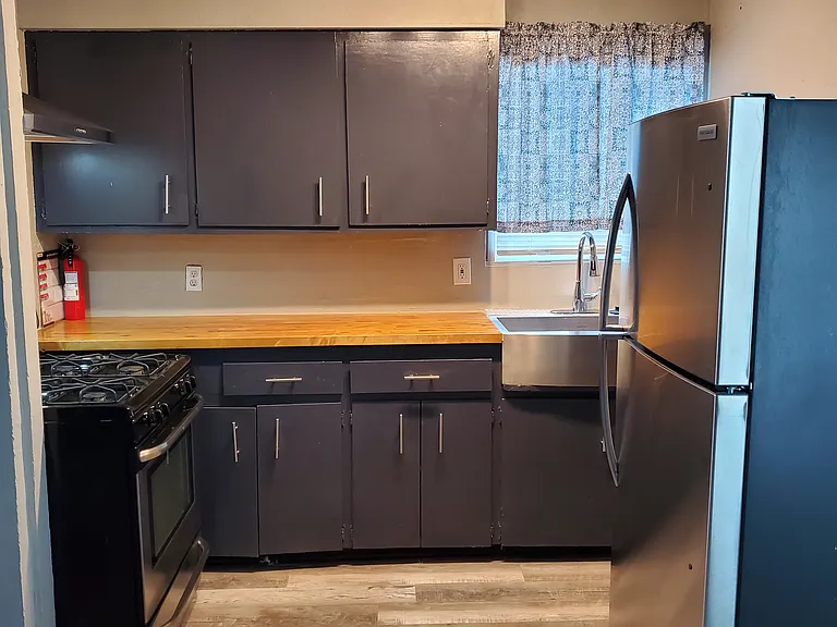 1742 Morales St — Photo 3