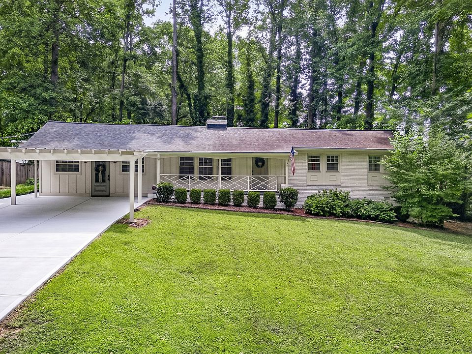 1st image of 3619 Lake Dr SE