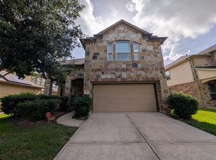 6614 Hunters Creek Ln, Baytown, TX 77521
