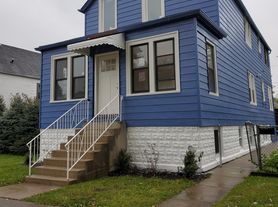 1231 Clinton Ave, Berwyn, IL