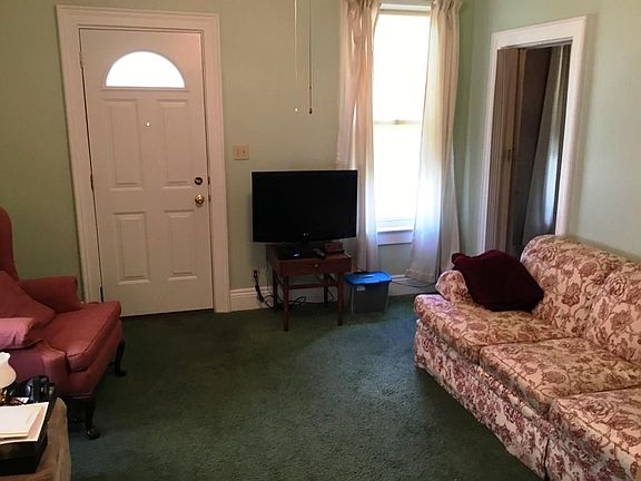 3rd image of 2212 Plum St