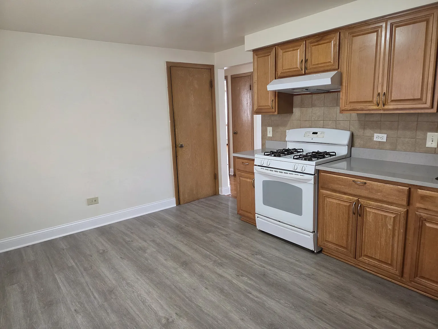2 bed, $1,700 — Photo 3