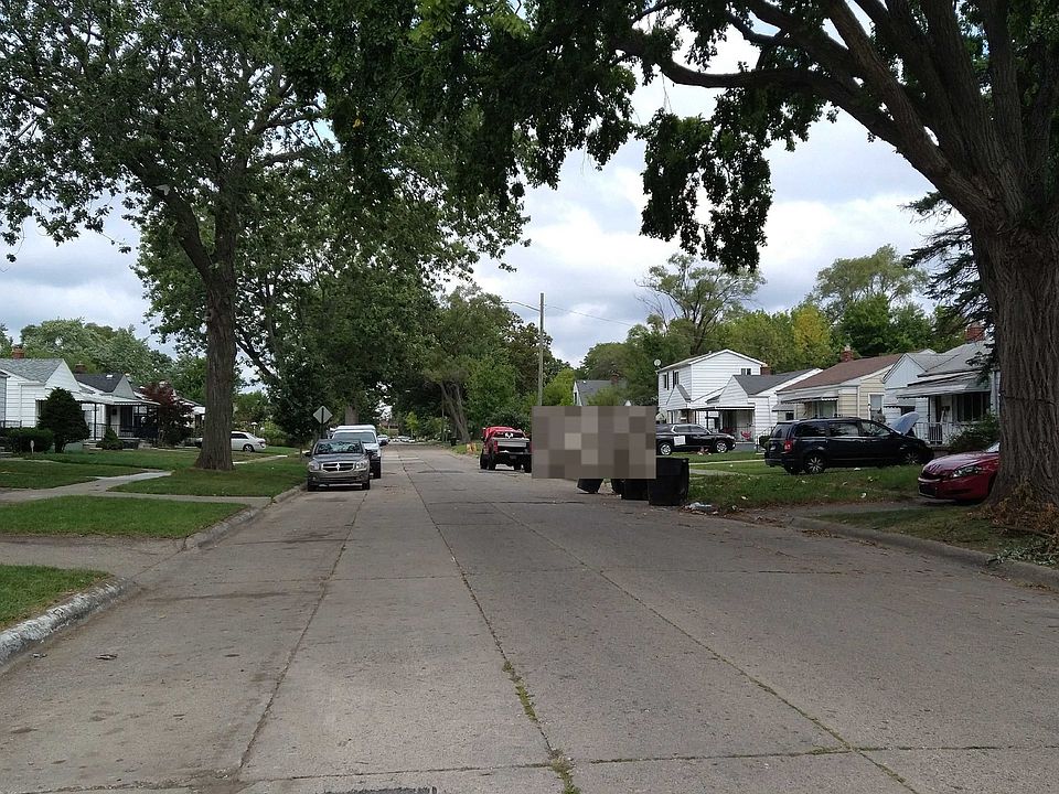 2nd image of 19360 Saint Louis St