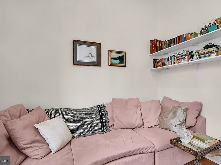 3017 W Girard Ave #2R — Photo 6