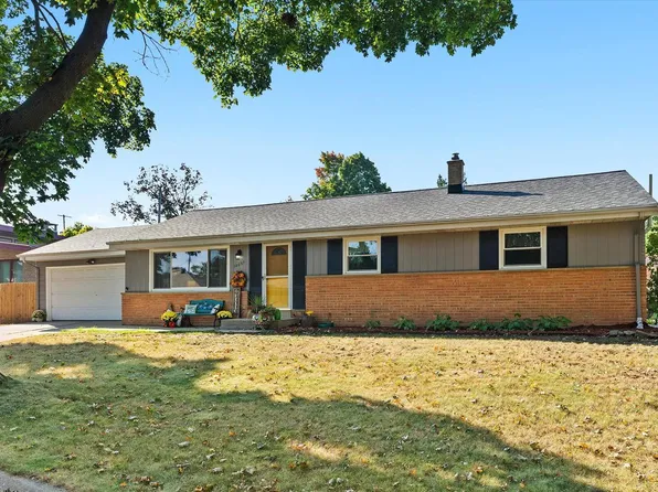 10037 West Fiebrantz AVENUE, Milwaukee, WI 53222