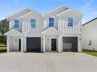 3150 N Cleveland St #B, Dayton, TX 77535