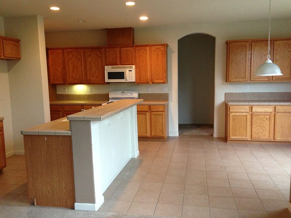 Spacious kitchen