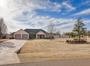 1209 N Falcon Rd, Elk City, OK 73644