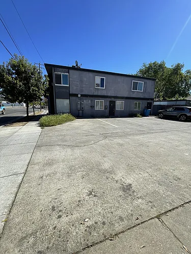 712 Bridge St #1 Photo 1