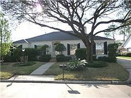 5th image of 402 Longview Dr