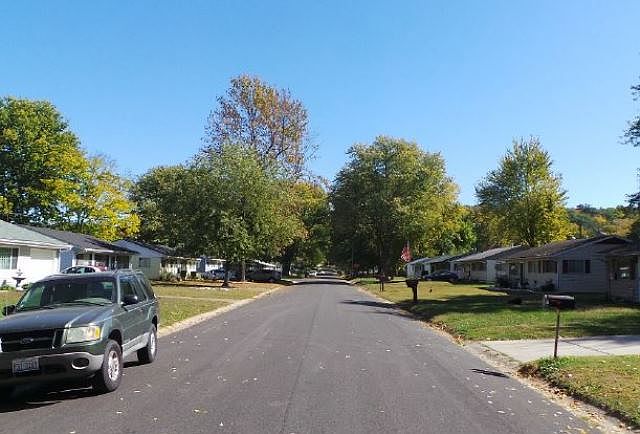 2nd image of 8808 Parkdale Dr