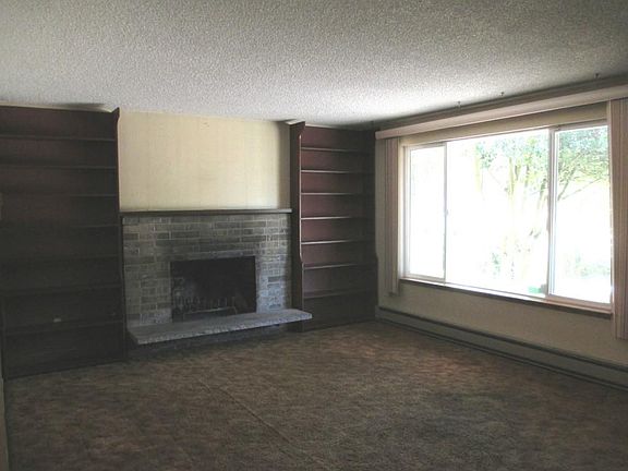 5th image of 1001 196th St E