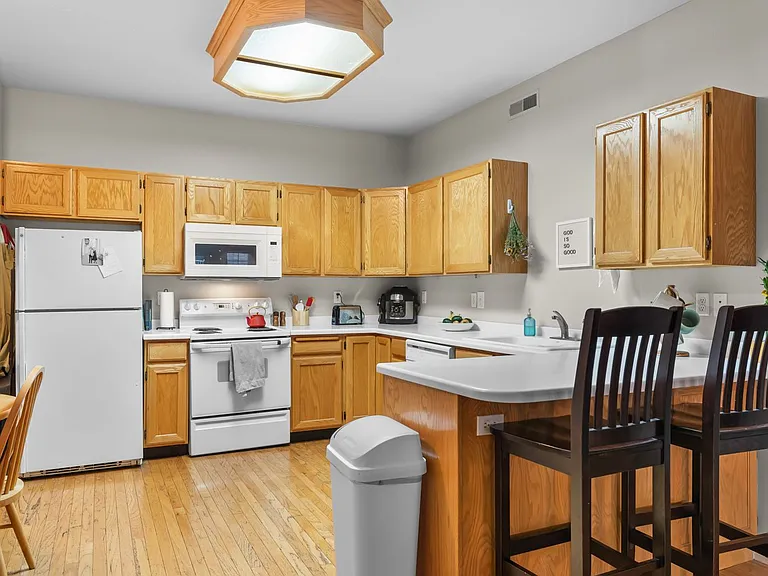 483 N Belmont Pl #168 — Photo 6