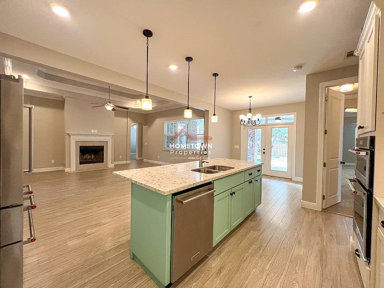 1467 W Shores Blvd — Photo 12