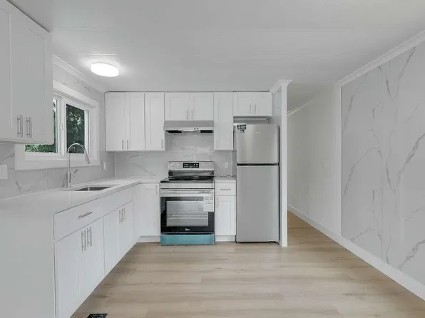8220 King George Blvd #77, Surrey, BC V3W 6E1