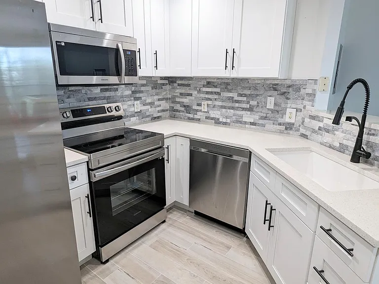 1805 N Flagler Dr #303 — Photo 5
