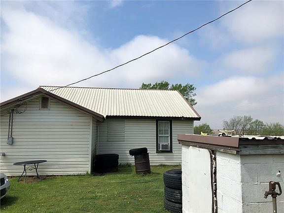 3rd image of 3779 County Street 2920